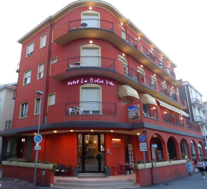 Hotel La Dolce Vita 里米尼 外观 照片